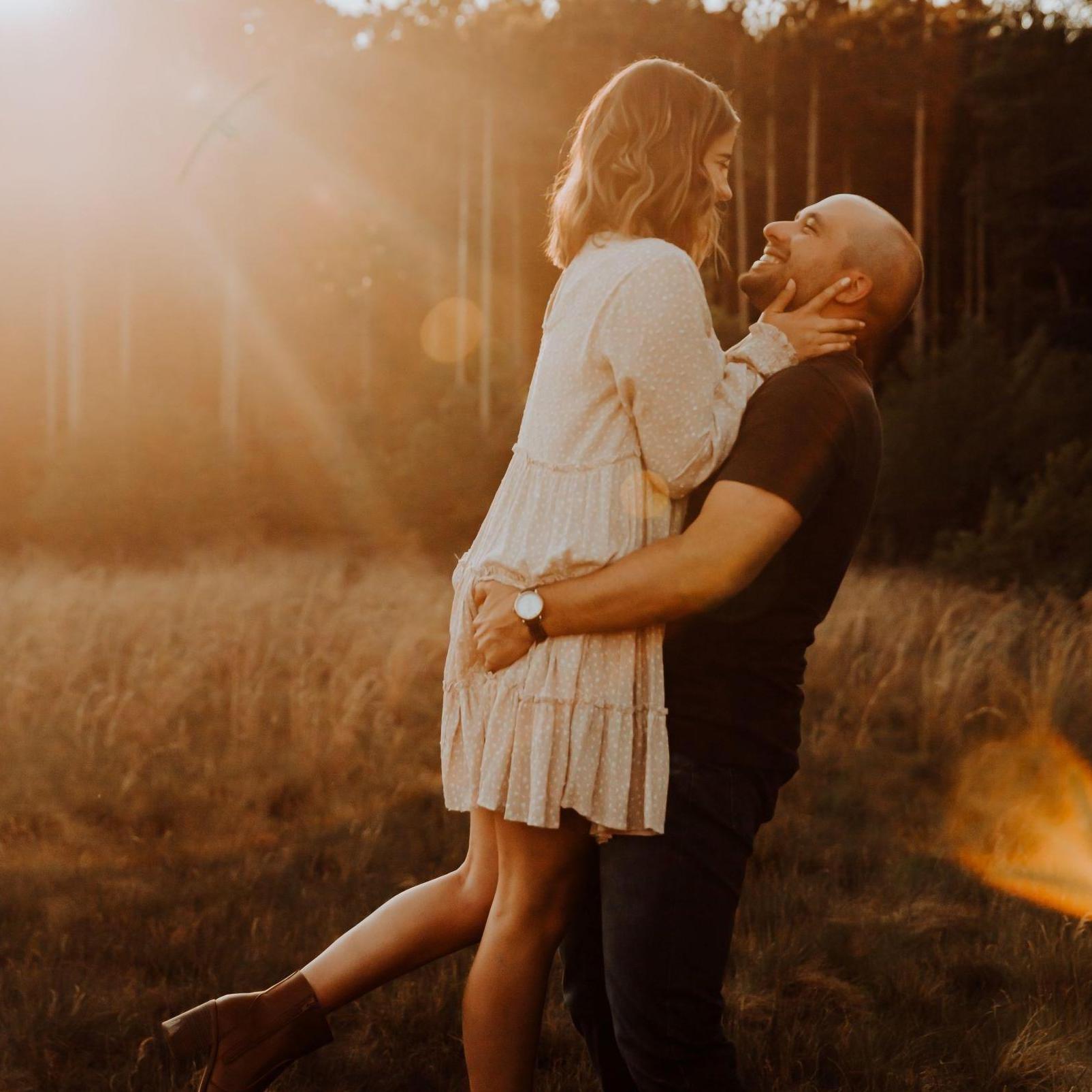 Engagement pictures in Holland, MI 2021