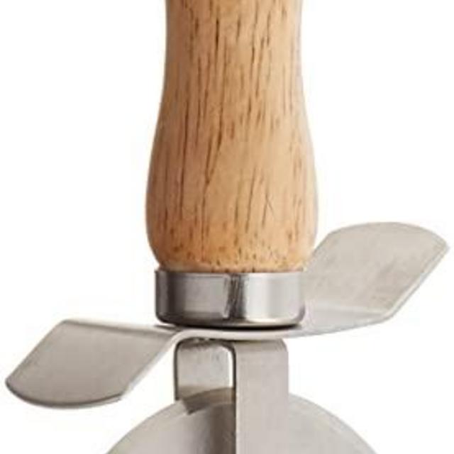 Winco 4-Inch Diameter Blade Pizza Cutter with Wooden Handle