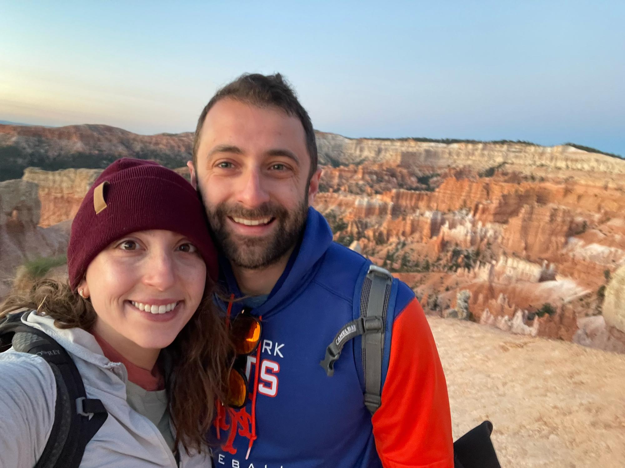 Early morning hike in Bryce Canyon! Hoodoo you love ❤️ ⛰️