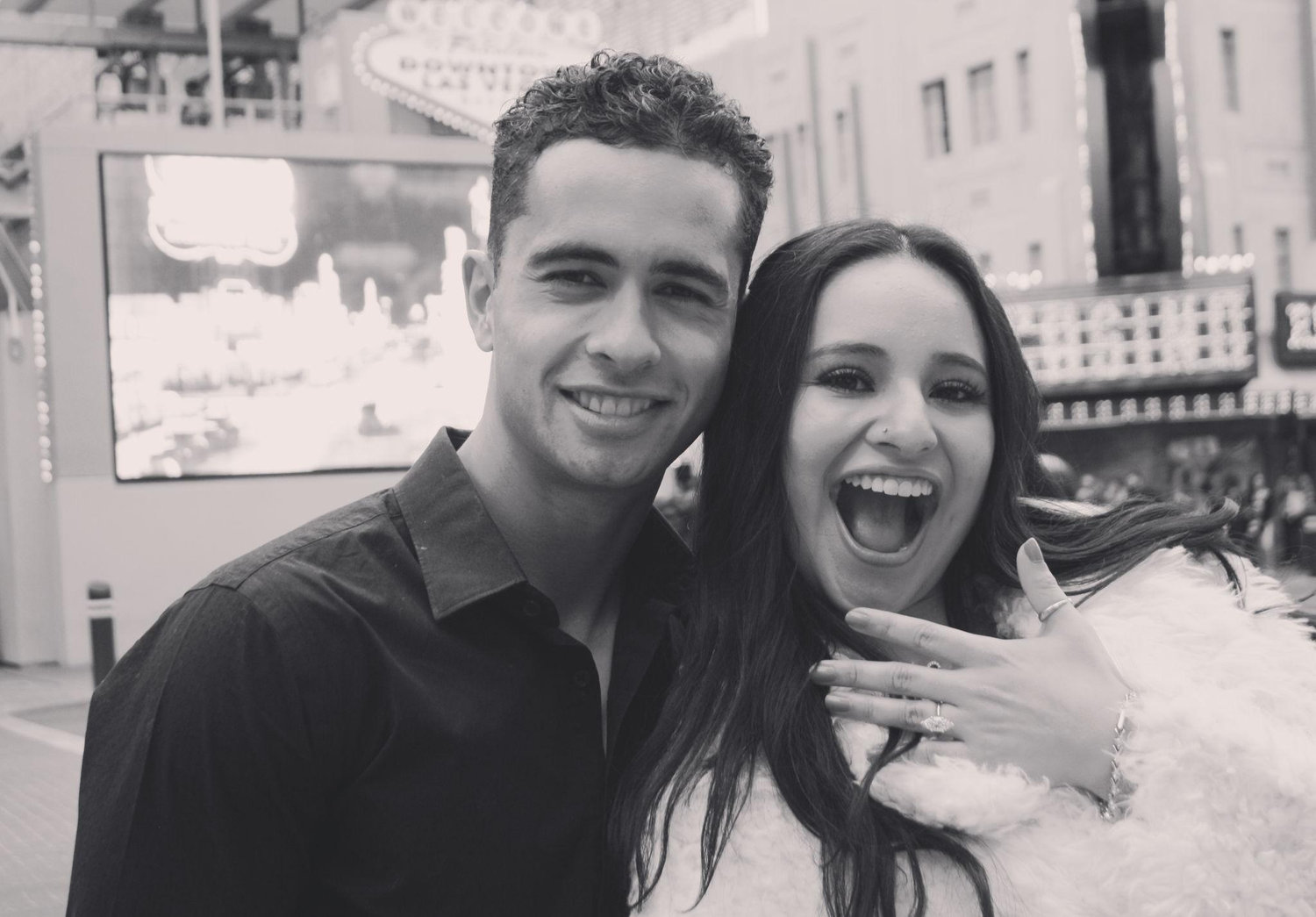 The Wedding Website of Carolina Adrianna Quiñonez and Jeffery Eric Hathaway