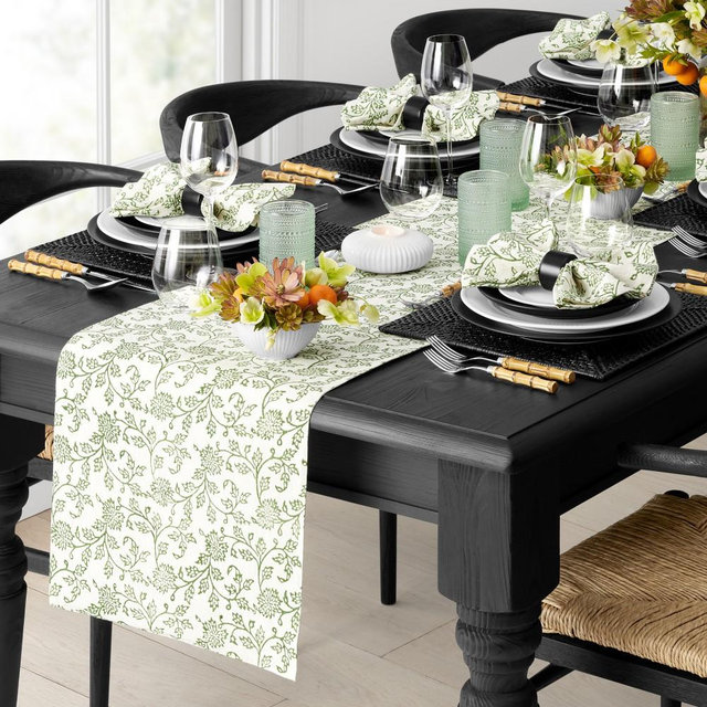 Dahlia Table Runner, Green