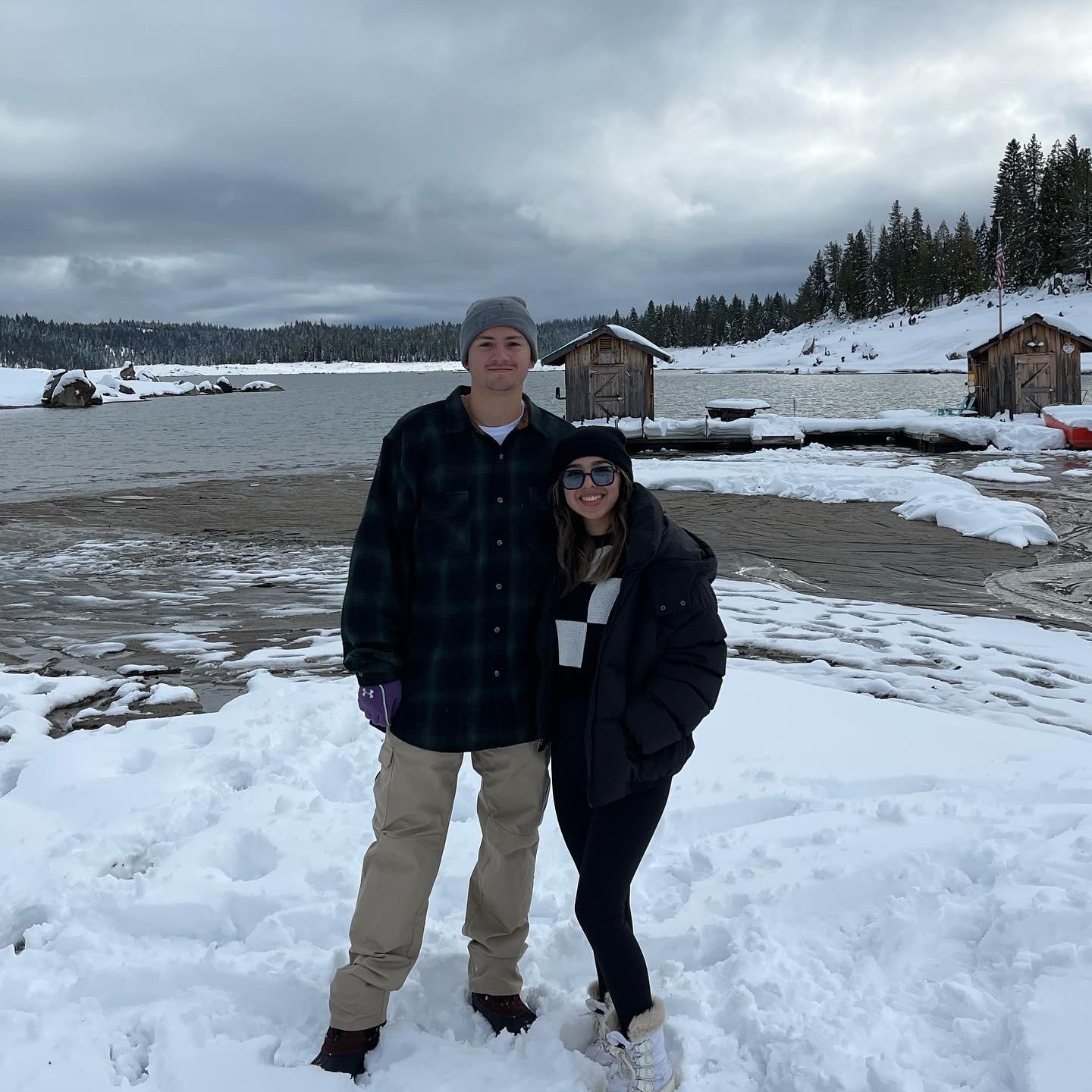 Cabin getaway - photo at the lake ❄️🛷