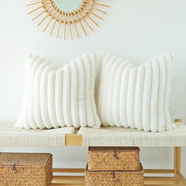 JOJUSIS Pack of 2 Faux Fur Plush Decorative Throw Pillow Covers Couch Cushion Case Soft Pillowcases 20 x 20 Inch White