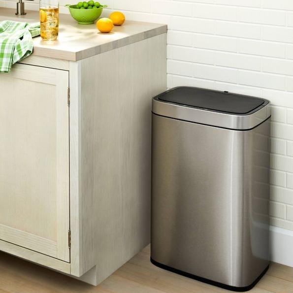 Motion sensor trash can