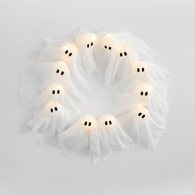 Lit Ghosts Wreath, White