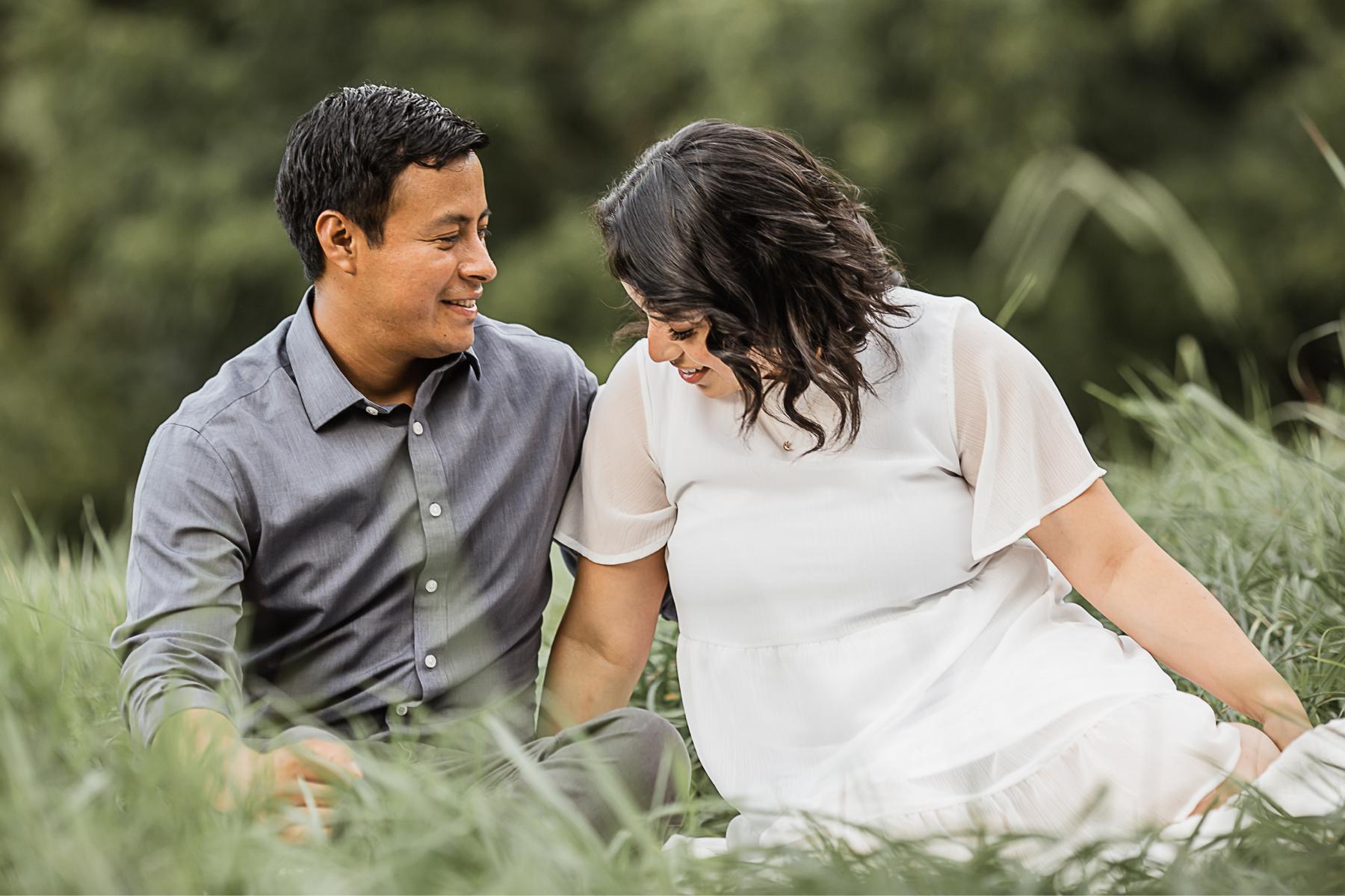Another one of our engagement pictures 🤍
Otra foto de compromiso 🤍
