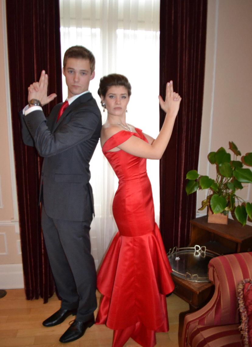 Senior Formal, classic pose