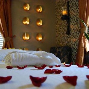 60-Minute Couples Massage