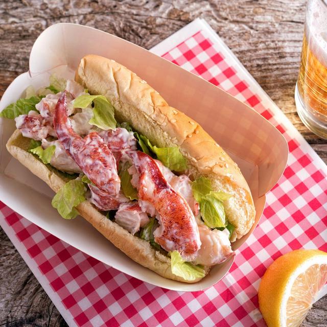 Lobster and Beer Lovers Sail at NY Harbor by VEBO®