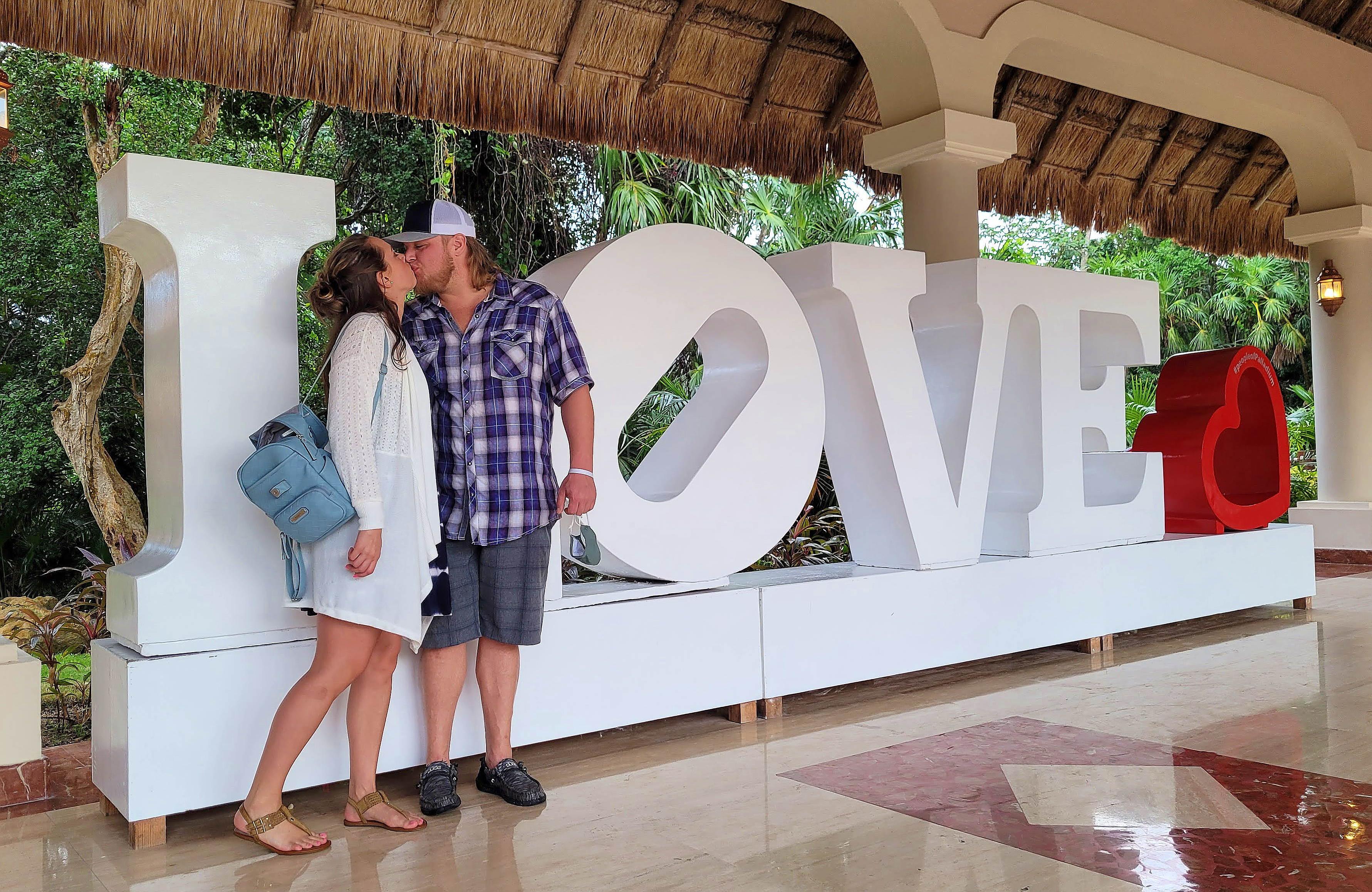 The Wedding Website of Amber Bush and Adam Thrush
