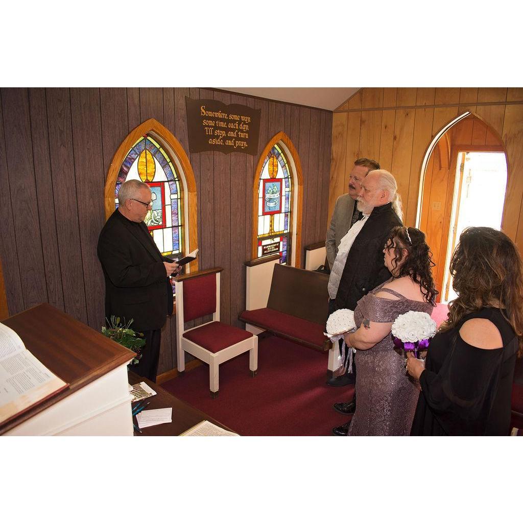 Love this Beautiful little Prayer Chapel. It was perfect for our perfect day.