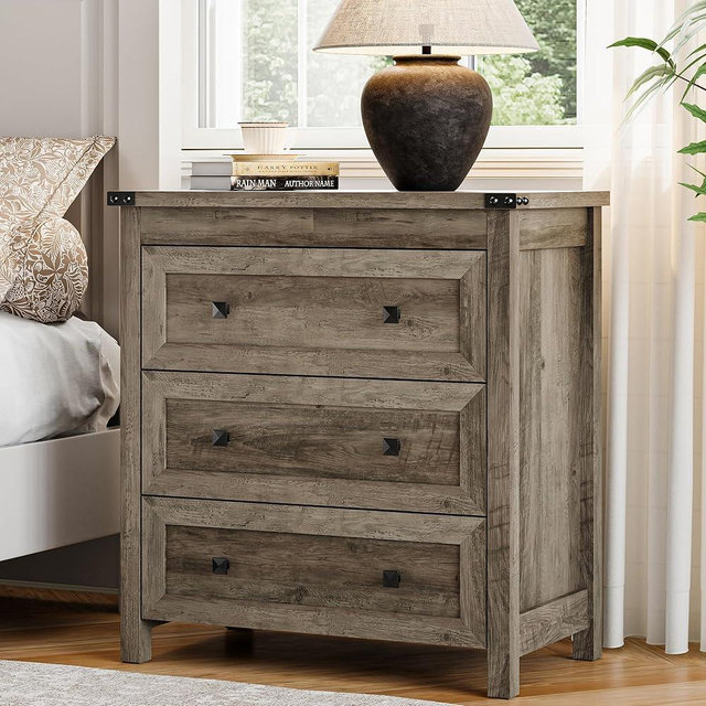 Dresser for Bedroom with 3 Drawers, Small Chests of Drawers, 26.5" Wide Farmhouse Wood Nightstand Bedside Cabinet End Table, Modern Closet Storage Organizer for Living Room, Entryway, Hallway, Grey