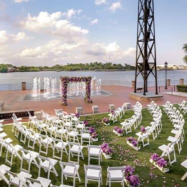 The Wedding Website of Fernando Famania and Brandi Hutsell