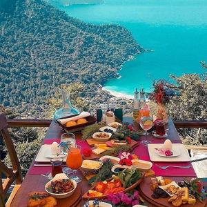 Honeymoon Lunch