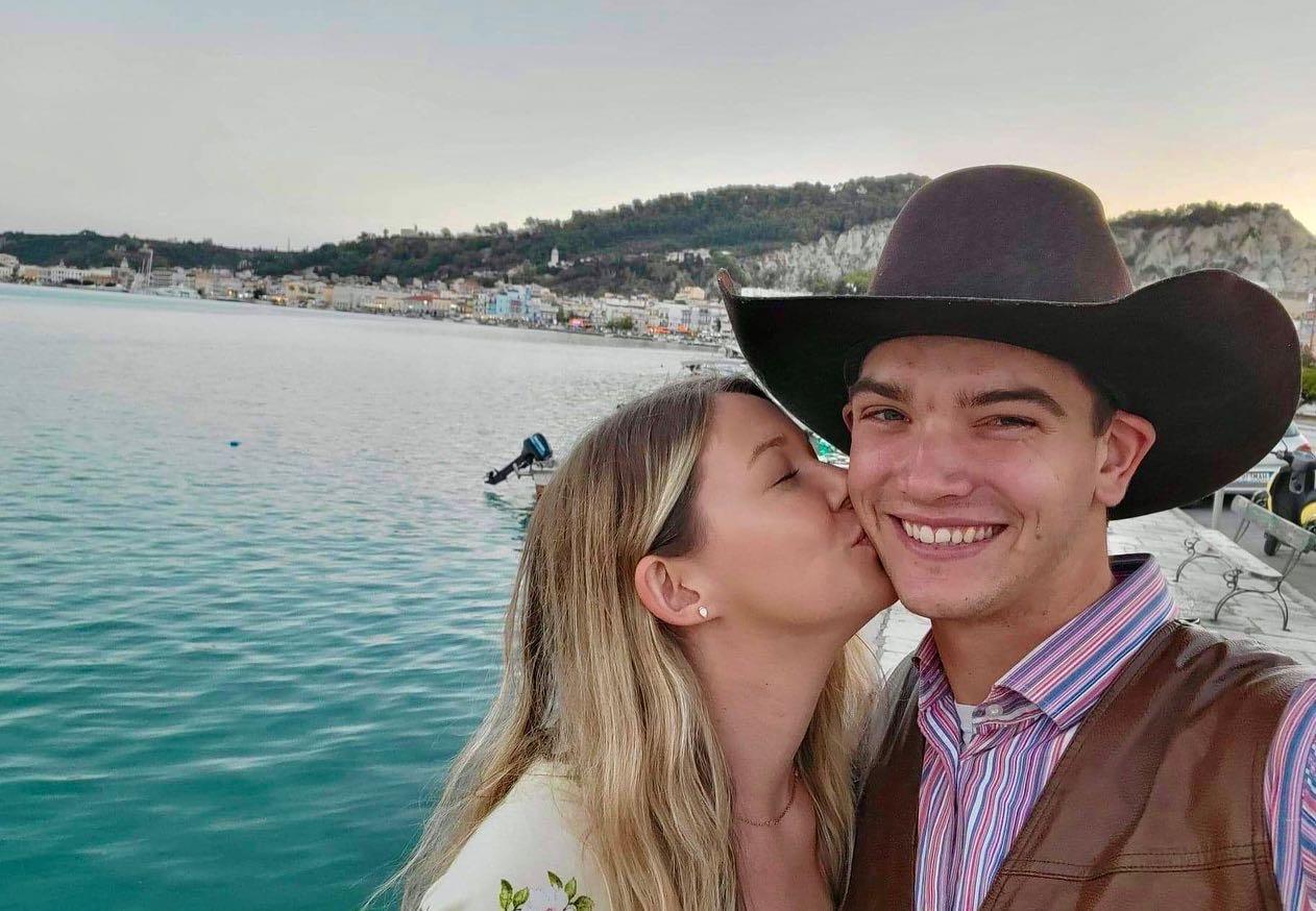 3733d8c3-eaee-4e4d-94b8-ea19978588be