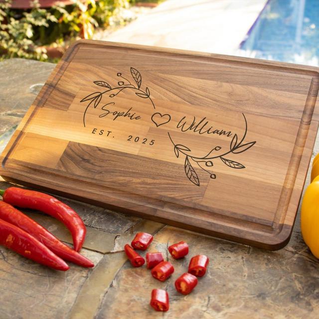 Personalized Cutting Board, Custom Cutting Board, Personalized Wedding Gift, Engagement Gift, Gift for Couples, Gift for Bride
