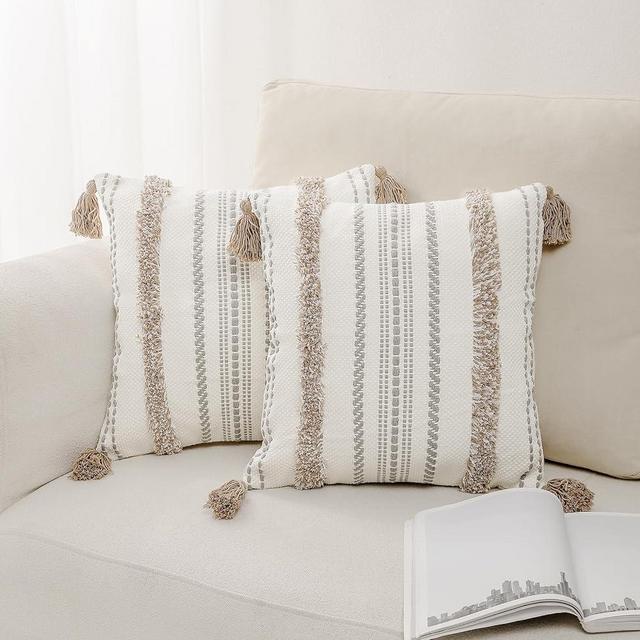 Zufudo Boho Throw Pillow Covers with Tassels Set of 2 Cotton Linen Tufted Woven Farmhouse Decorative Pillows Cover for Couch Bed, 20×20 Inch Light Brown