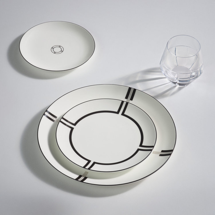 Vera Wang, Luxe Graphite Dinner Plate | Zola