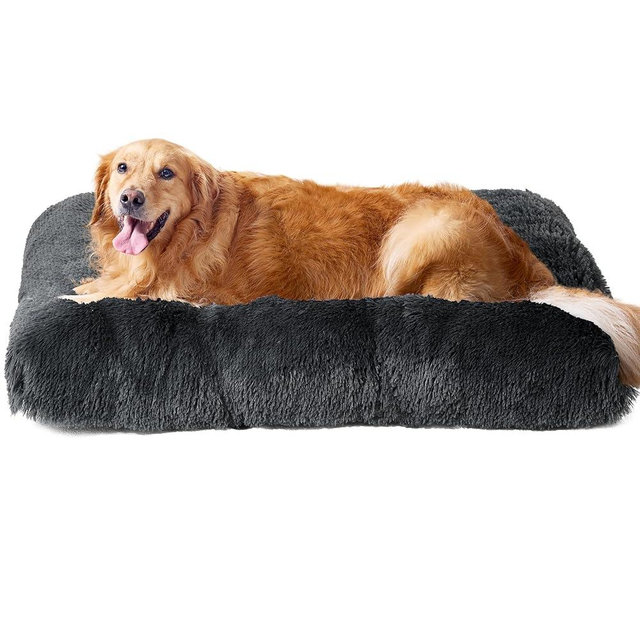 EHEYCIGA Fluffy Dog Crate Bed for Extra Large Dogs, Plush Faux Fur Crate Pad, Calming Anti Anxiety XL Dog Bed, Washable Soft Warm Crate Mat with Non-Slip Bottom, Dark Grey
