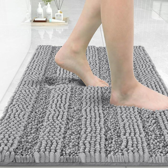 Yimobra Bathroom Rug Mat, Extra Thick and Super Absorbent Bath Rugs, Non Slip Quick Dry Bath Mats, Luxury Microfiber Chenille Plush Fluffy Washable Soft Shower Carpet for Floor, 32" x 20", Light Grey