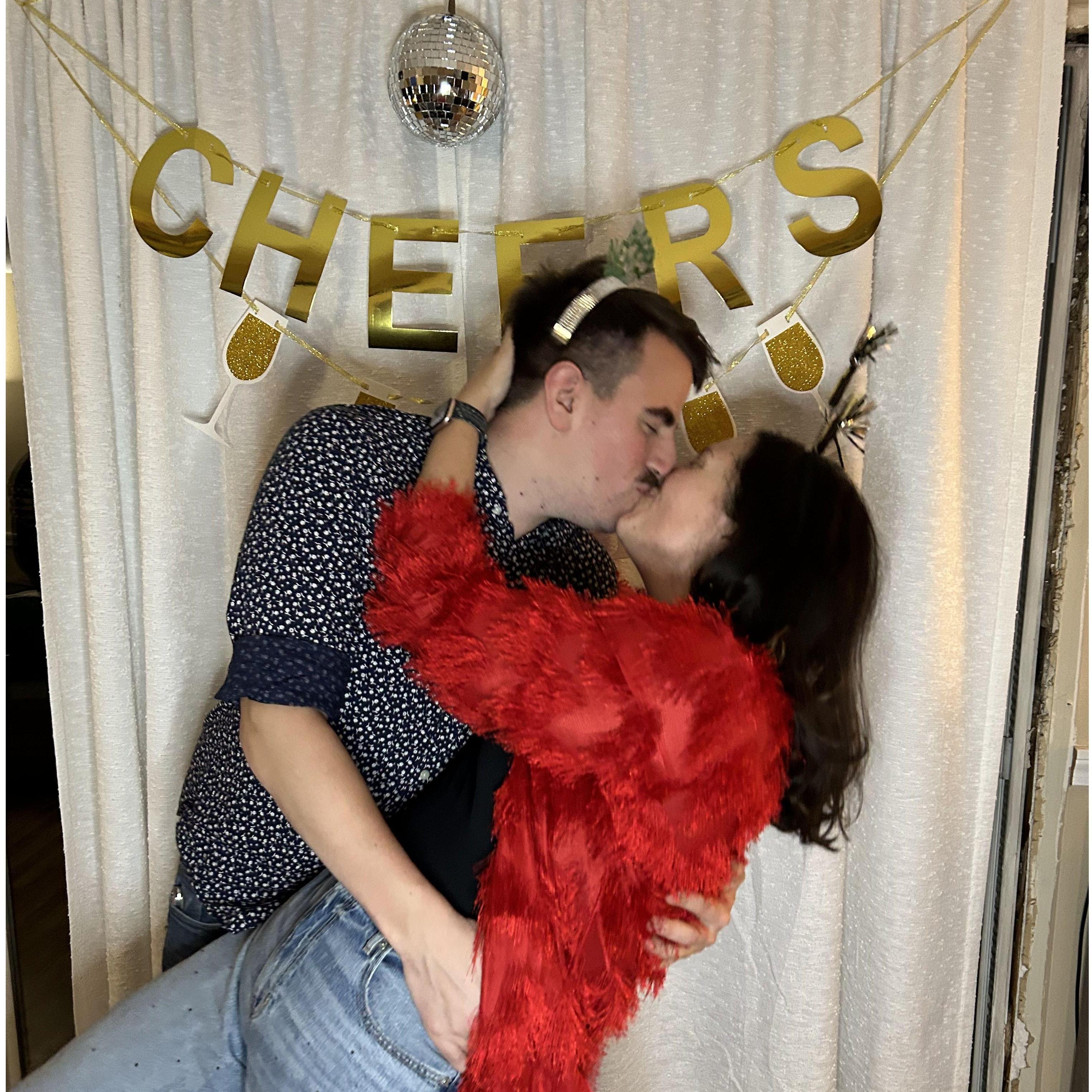 A midnight kiss to ring in the New Year!