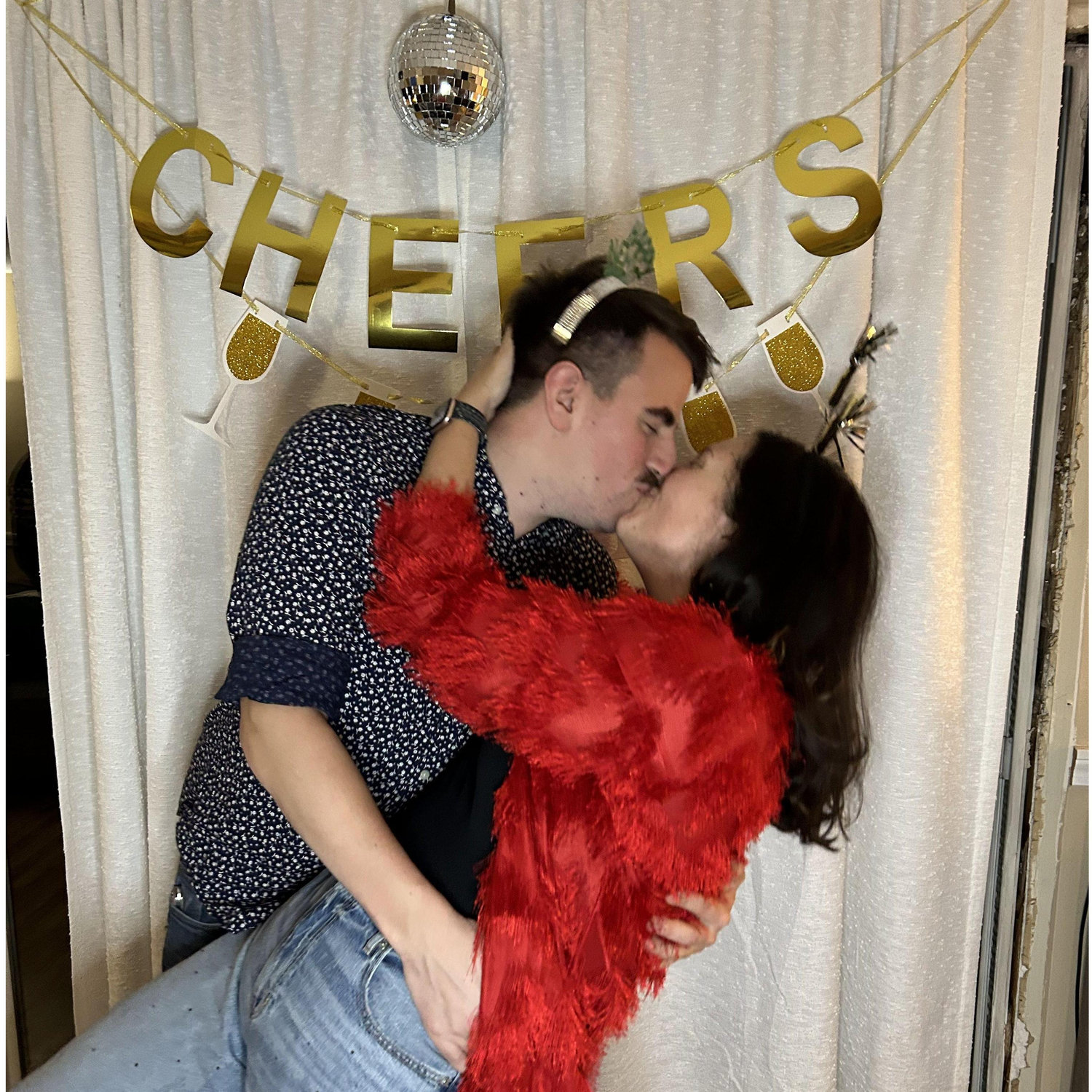 A midnight kiss to ring in the New Year!