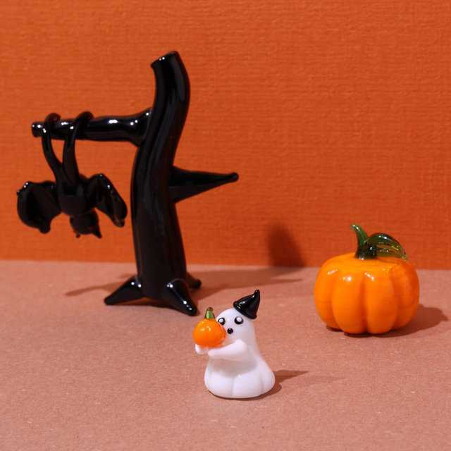 Handmade Halloween Glass Sculptures,Glass Ghost,Glass Pumpkin,Halloween Gift,Halloween,bat,Ghost with Pumpkin