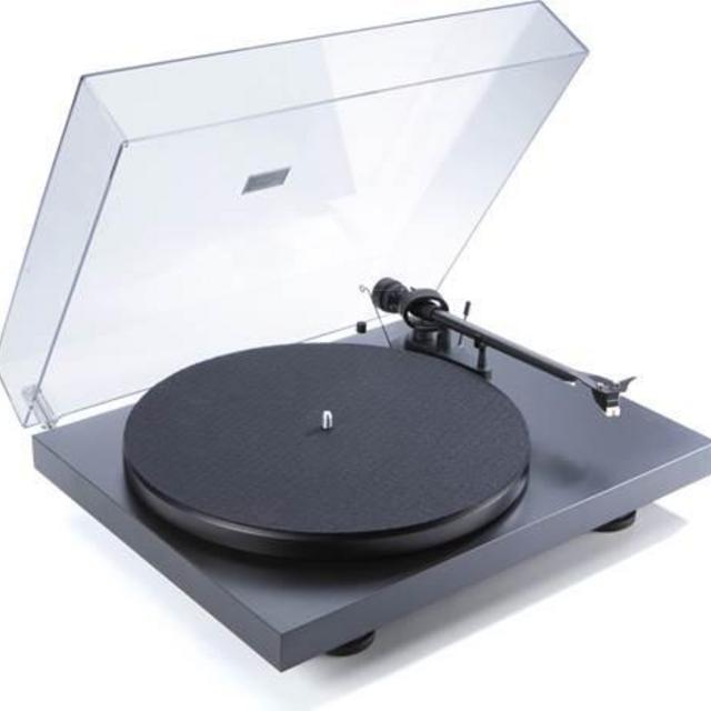 Record Player - Pro-Ject Debut Carbon EVO