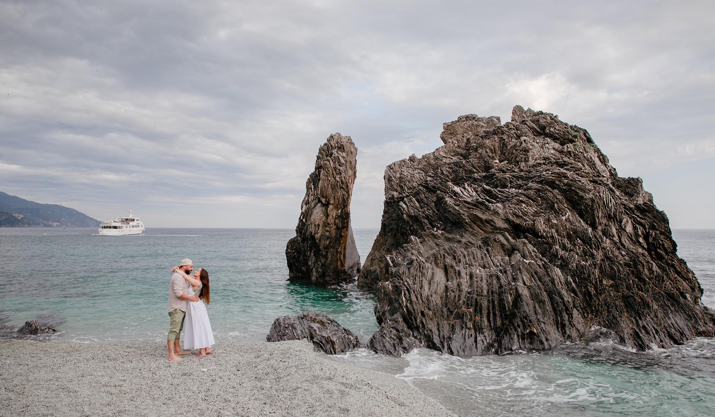 The Wedding Website of Nicole Holt and Louie Campos