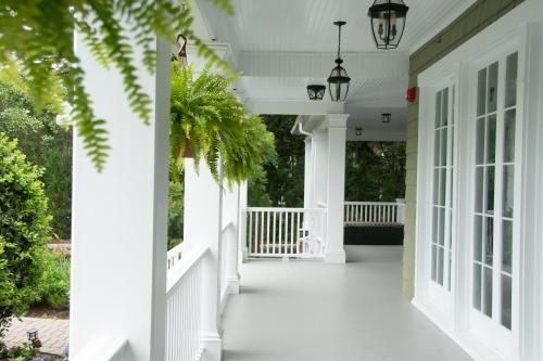 The Wedding Website of Margot Howard and Timothy Joyce