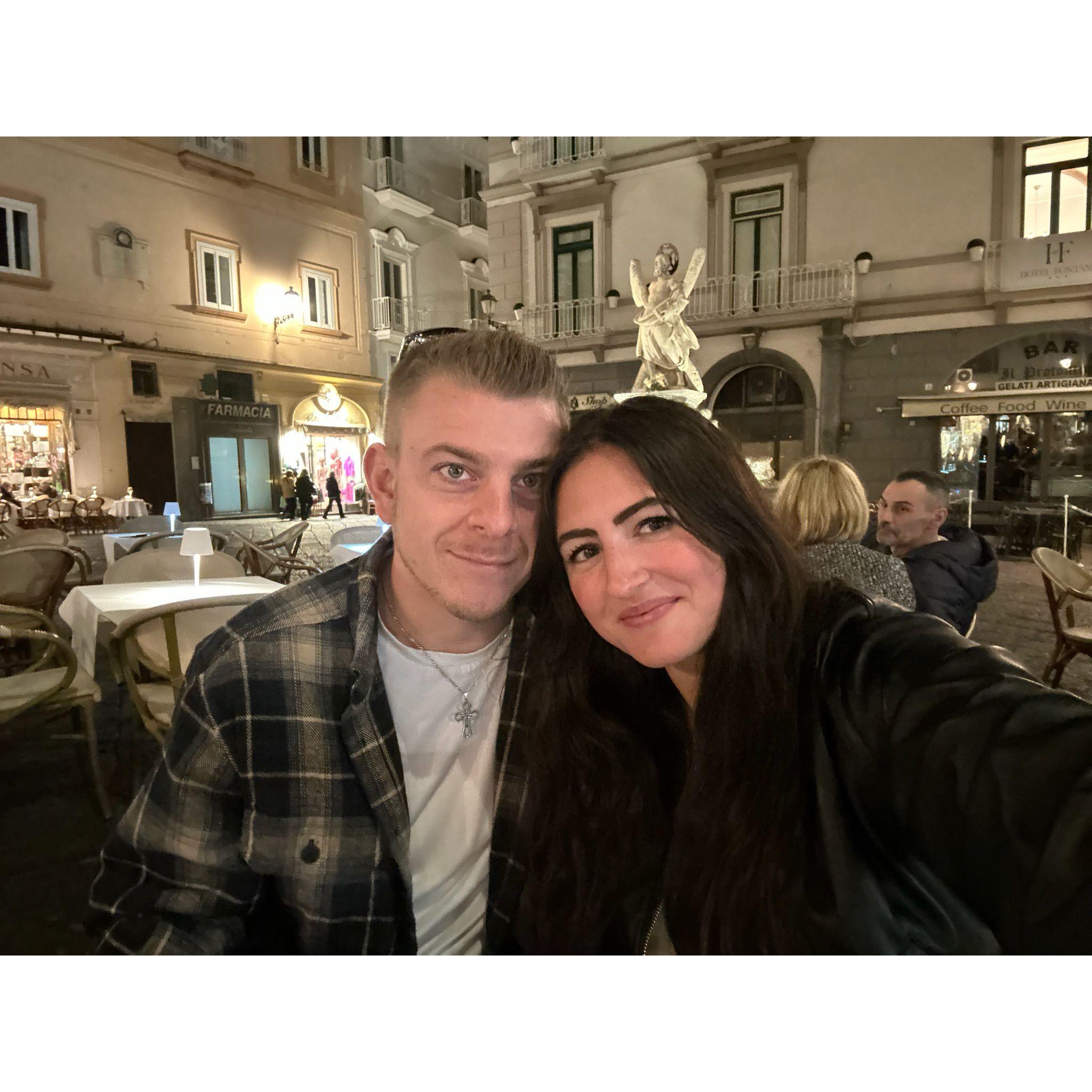 A night in the town of Amalfi square