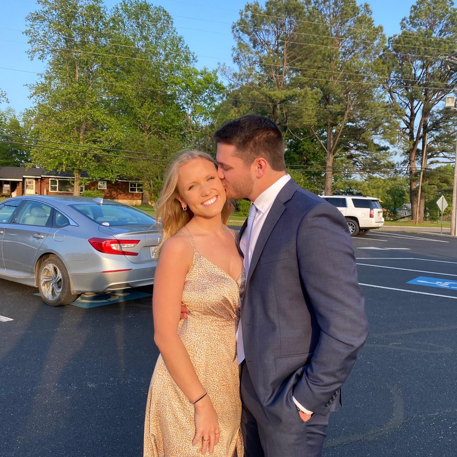 Golden hour weddings in Arkansas! May 2023