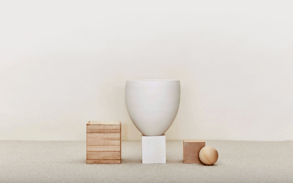 ELEVA PLANTER
