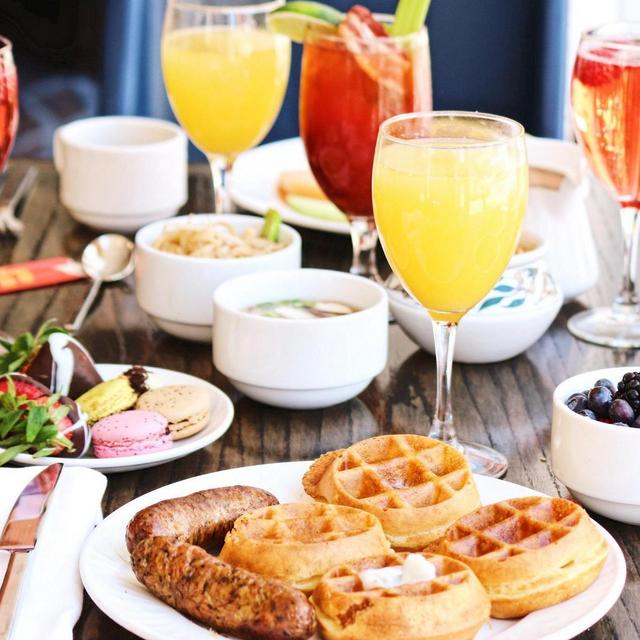 Honeymoon Boozy Brunch