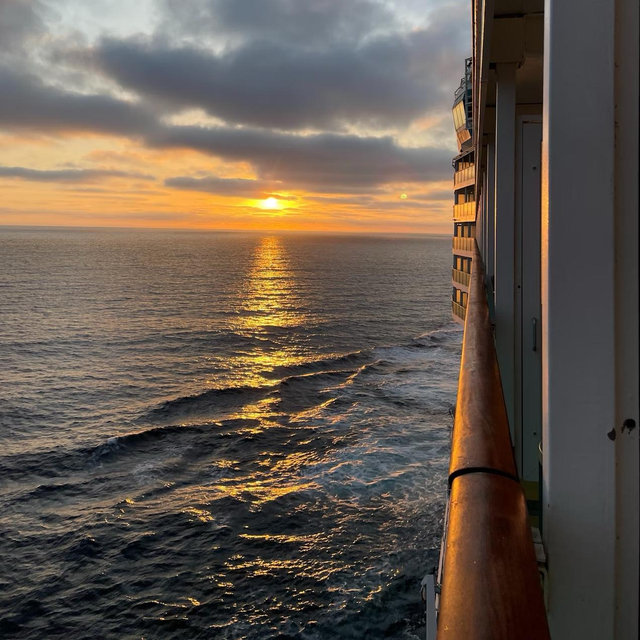 Sunset Dinner Cruise in Honolulu