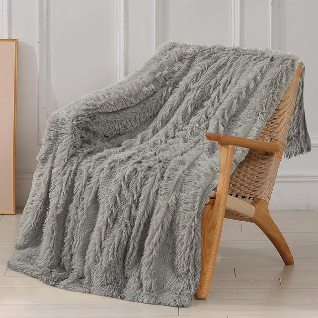 Tuddrom Decorative Extra Soft Faux Fur Blanket Queen Size 80"x90",Solid Reversible Fuzzy Fluffy Plush Fleece Comfy Microfiber Fur Blanket for Couch Sofa Bed,Quiet Grey