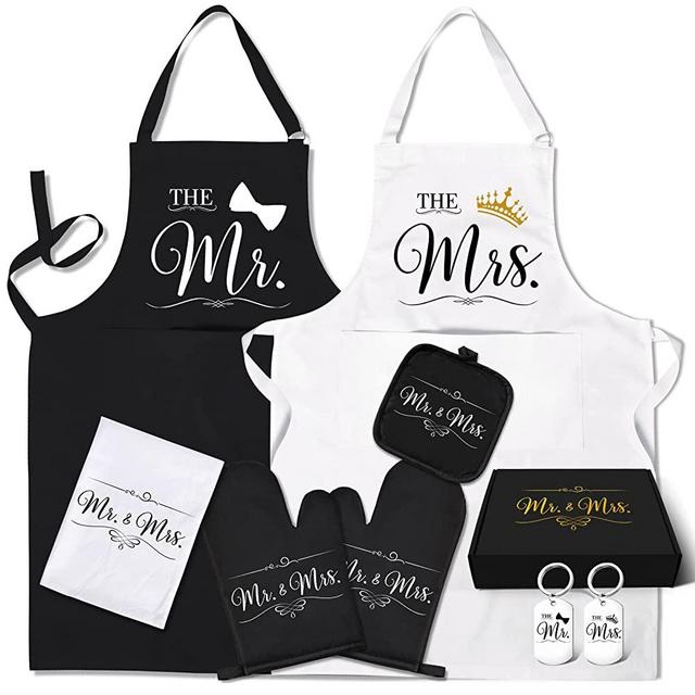 Mr and Mrs Aprons, Wedding Gifts for Couple, Couple Kitchen Gifts for Engagement, Christmas, Bridal Shower Gifts with Dish Towel, Oven Mitts, Pot Holder & Keychain