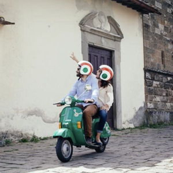 Florence Vespa Tour for 2: Tuscan Hills, Food and Chianti Wine