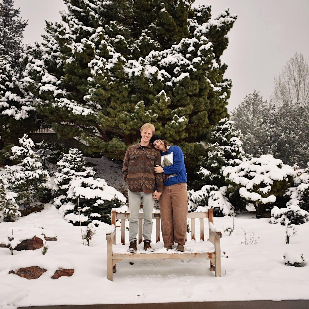 A very sweet and snowy proposal!