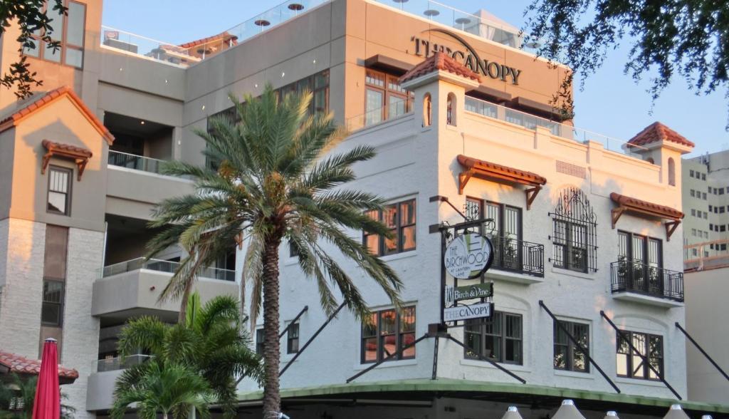 The Wedding Website of Vivian Hoang and Stevie Rudderham