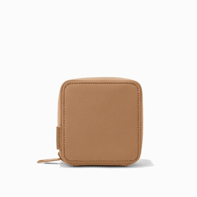 Arlo Tech Organizer in Camel, Small