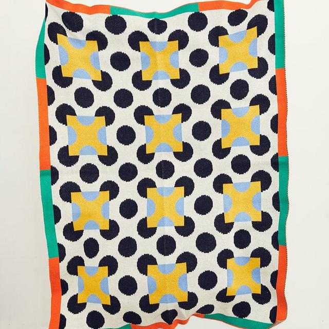 Dusen Dusen Dot Throw