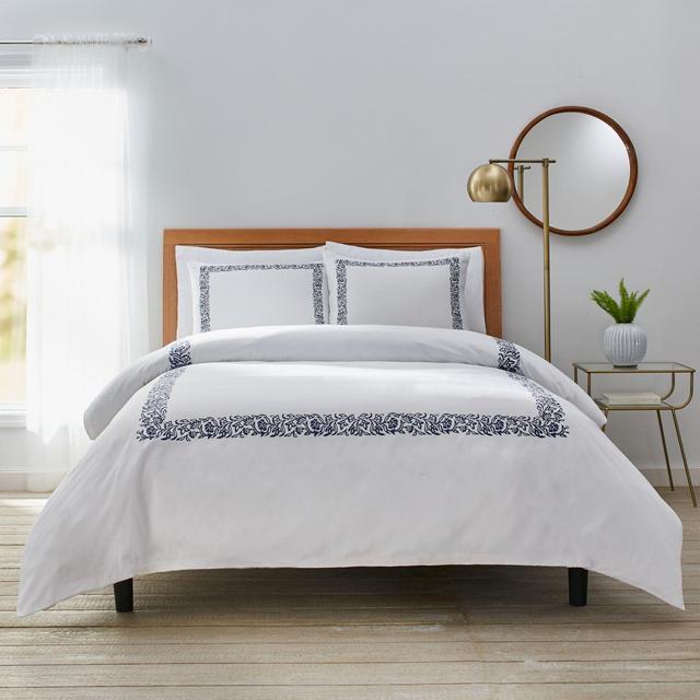 Dahlia Full/Queen Duvet Cover Set in Navy