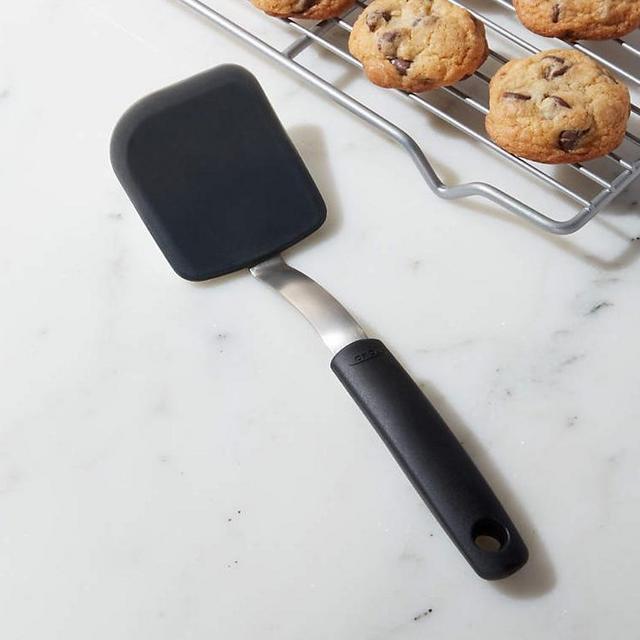 OXO © Grey Cookie Turner Spatula