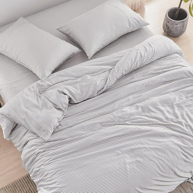DOZ Sheet Set, 100% Viscose derived from Bamboo, Organically Grown, Buttery Soft, Cooling Sheets, High GSM, Deep Pockets - 4pc - 2 Pillowcases 1 Fitted 1 Top Sheet (Stripe, Queen)