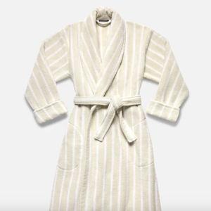 XS Super-Plush Robe