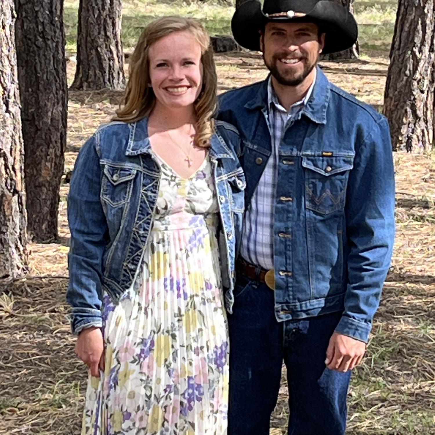 Kenton invited Sara to be his date to his cousin’s wedding in Payson, AZ