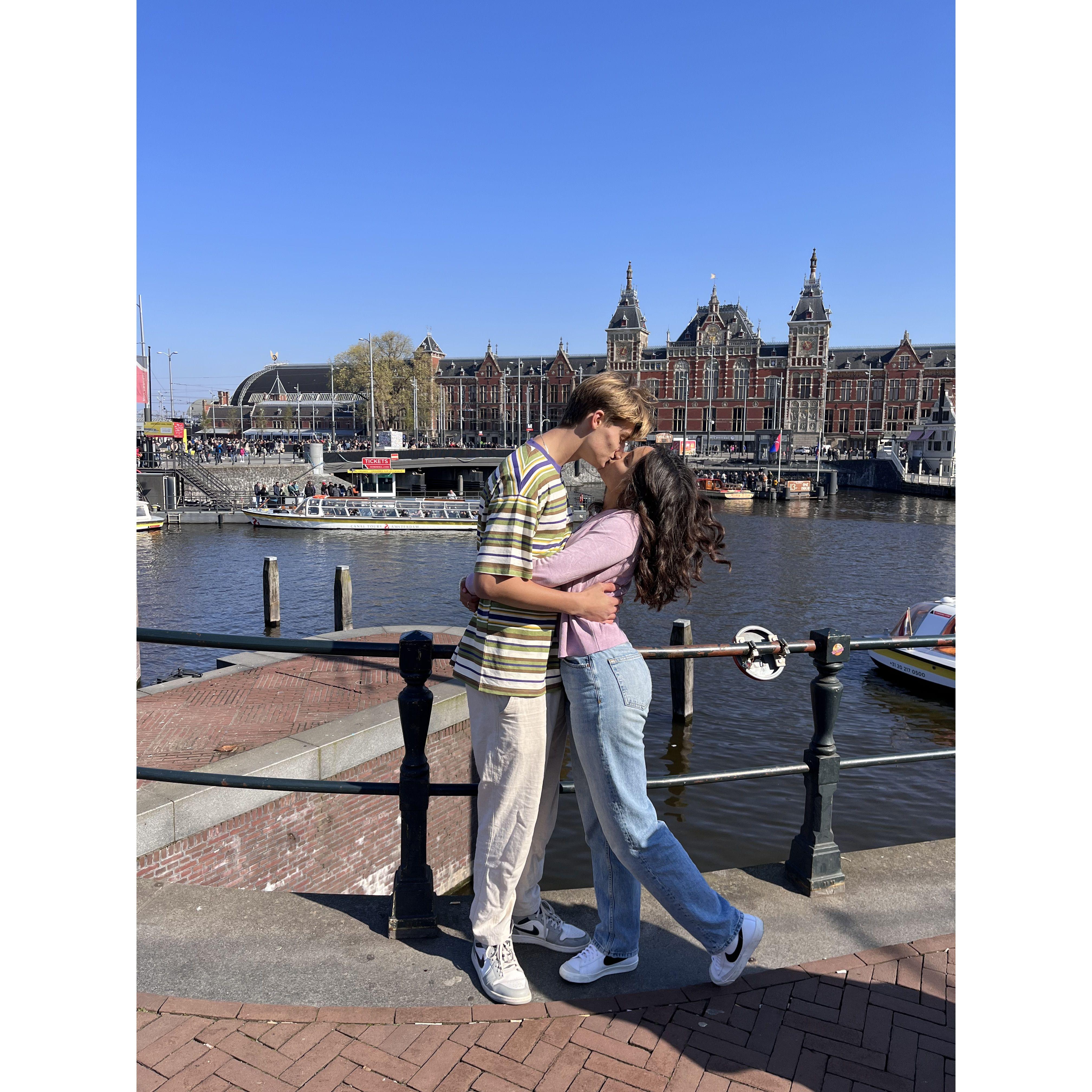 Traveled around the Netherlands to many beautiful places.
In Nederland naar veel prachtige plaatsen gegaan.