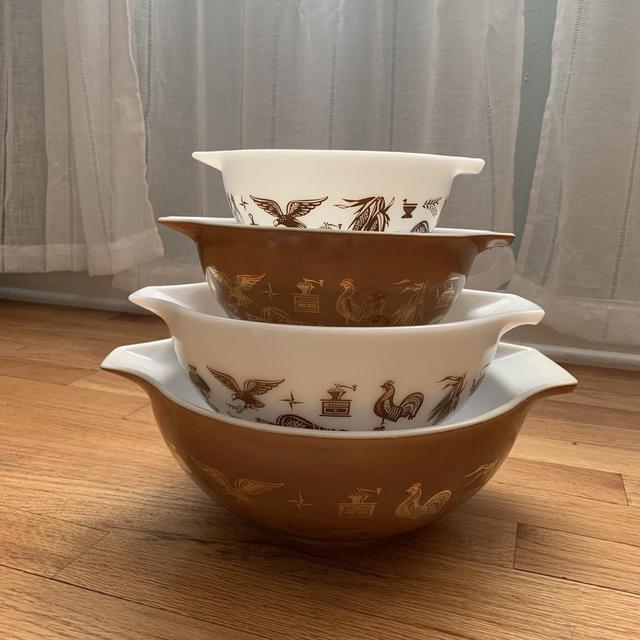 Pyrex Americana Mixing Bowl Set