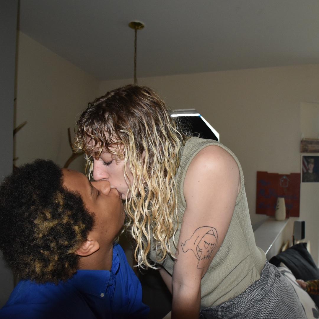 Thanksgiving smooches